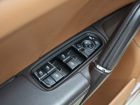 Used 2017 Porsche Cayenne Turbo AWD image 44