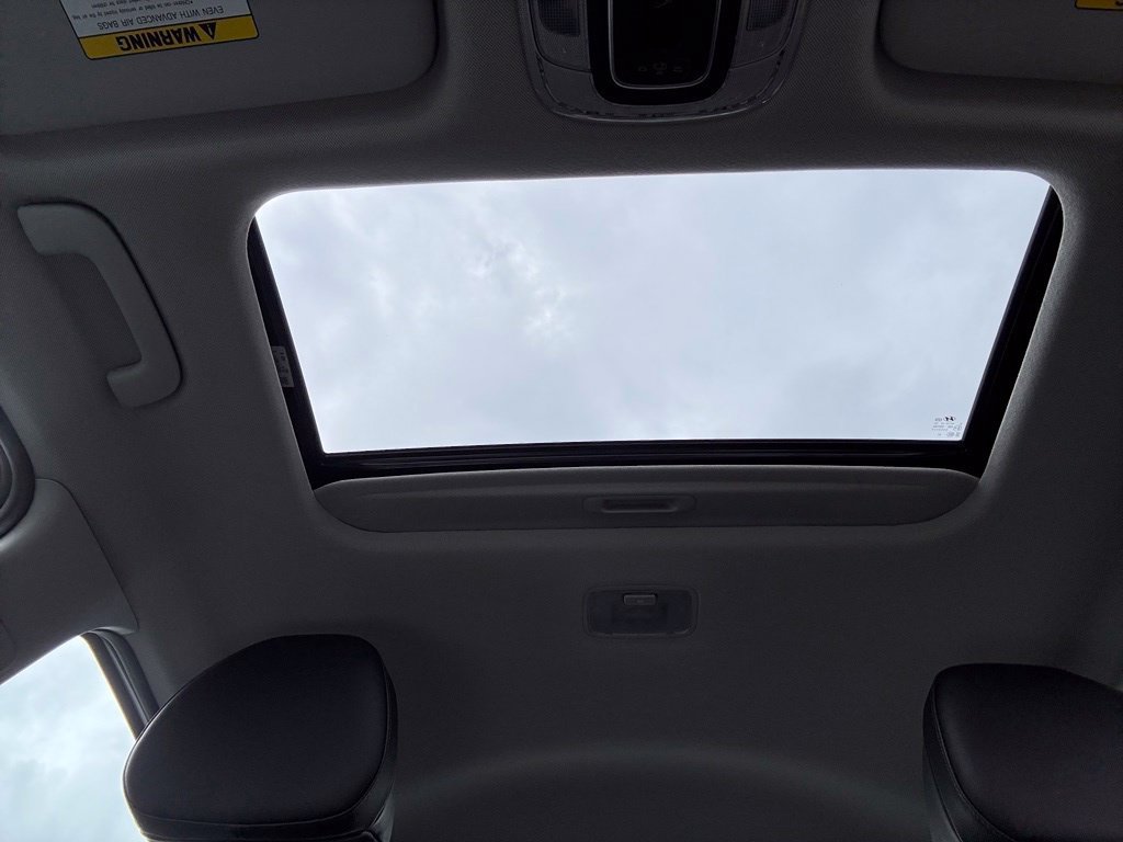 Certified 2025 Hyundai Elantra Limited FWD image 45