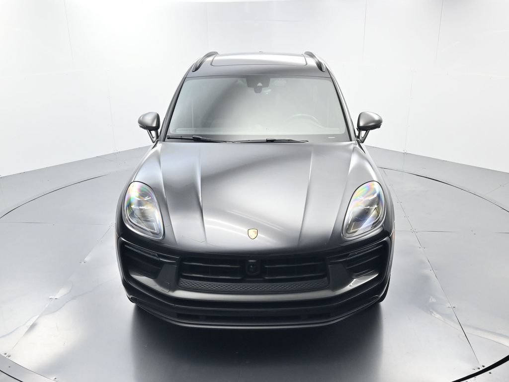Used 2025 Porsche Macan AWD/4WD image 43