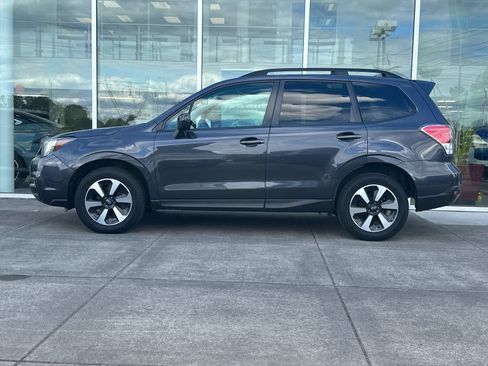 Used 2018 Subaru Forester 2.5i Premium AWD/4WD image 6