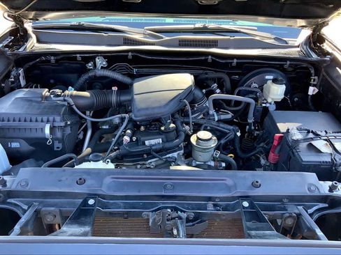Used 2017 Toyota Tacoma SR RWD image 28