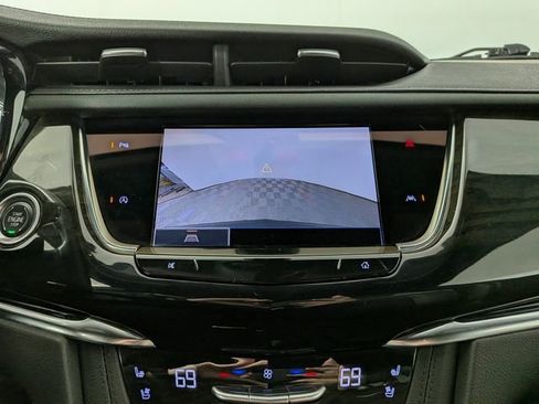 Used 2022 Cadillac XT6 Premium Luxury AWD/4WD image 5