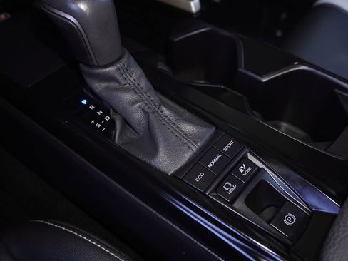 Certified 2025 Toyota Camry SE image 19