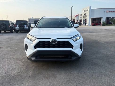 Used 2025 Toyota RAV4 XLE FWD image 2