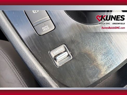 Used 2025 Nissan Rogue SV image 37