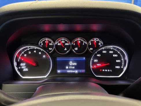Used 2022 Chevrolet Silverado 1500 LT AWD/4WD image 19