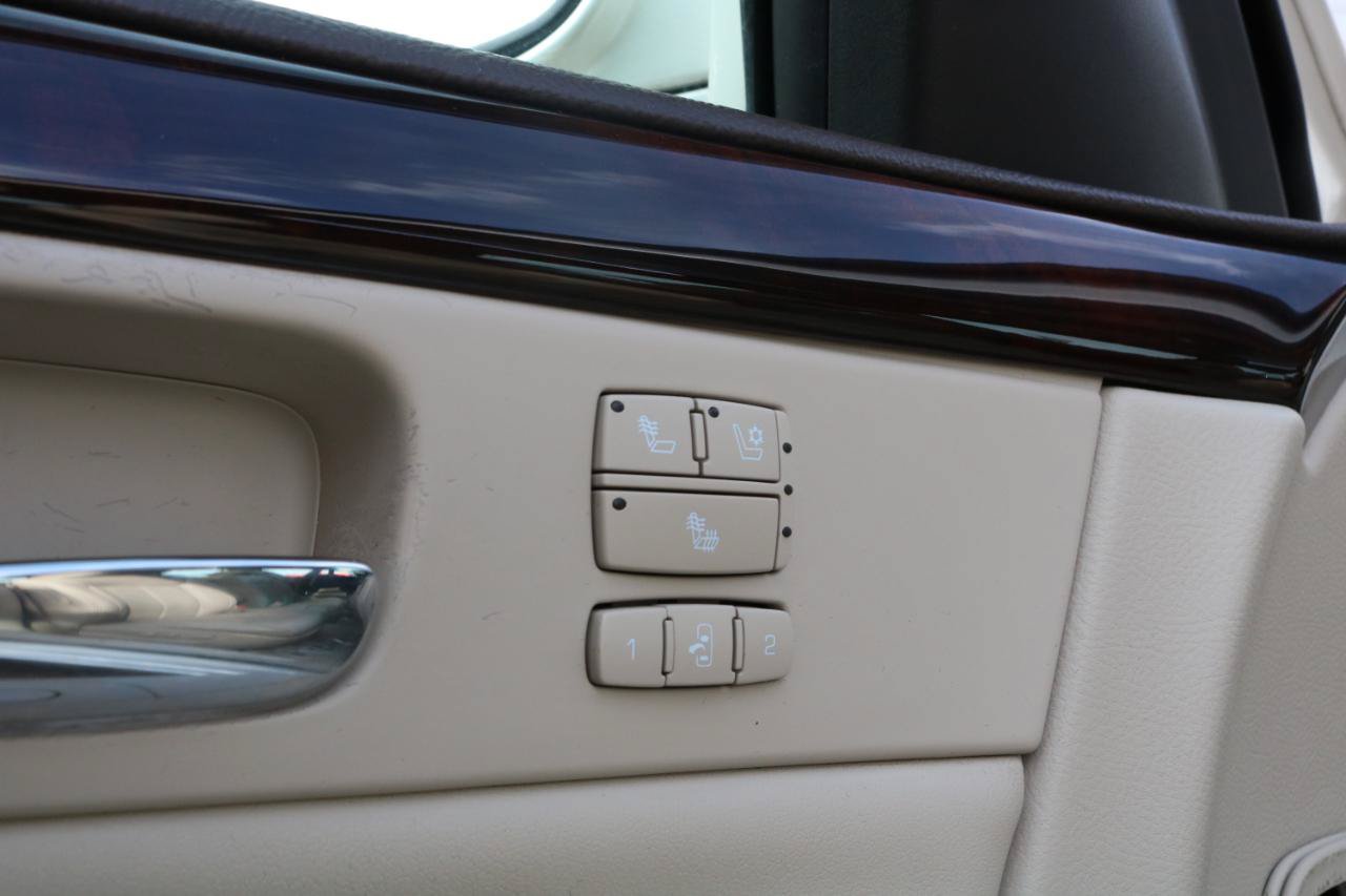 Used 2009 Cadillac DTS w/ Sun And Sound Package FWD image 35