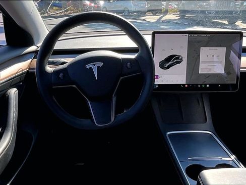 Used 2021 Tesla Model 3 Performance image 8