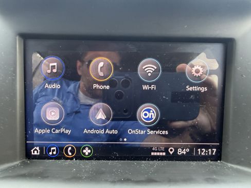 Used 2024 GMC Terrain SLE w/ Driver Convenience Package FWD image 17