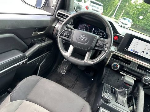 Certified 2025 Toyota Tacoma TRD Off-Road AWD/4WD image 22