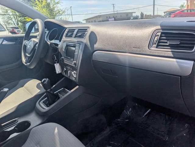 Used 2018 Volkswagen Jetta S w/ Cold Weather Package FWD image 22