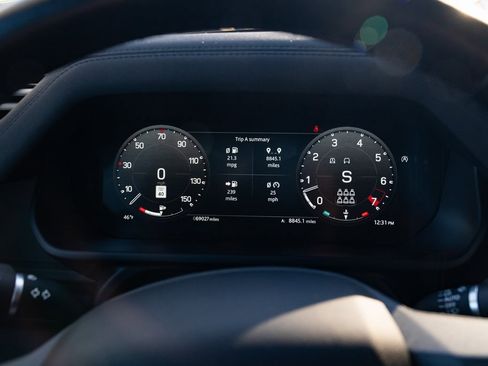 Used 2023 Land Rover Defender 130 X-Dynamic SE image 12