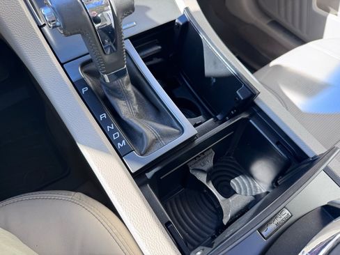 Used 2010 Ford Taurus Limited image 36