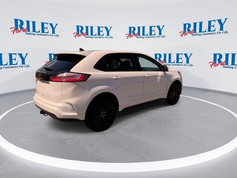 Used 2024 Ford Edge ST-Line w/ Class II Trailer Tow Package AWD/4WD image 9