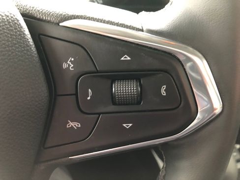 Used 2025 Chevrolet Trax LT w/ Driver Confidence Package FWD image 30