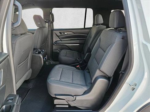 New 2026 Chevrolet Traverse LT image 17