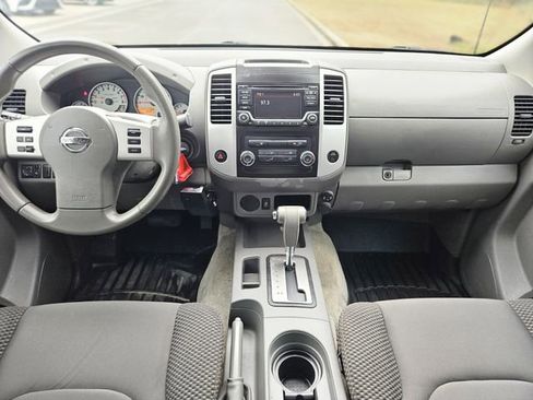Used 2018 Nissan Frontier SV image 13