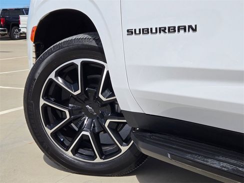 Used 2024 Chevrolet Suburban RST w/ Luxury Package image 36