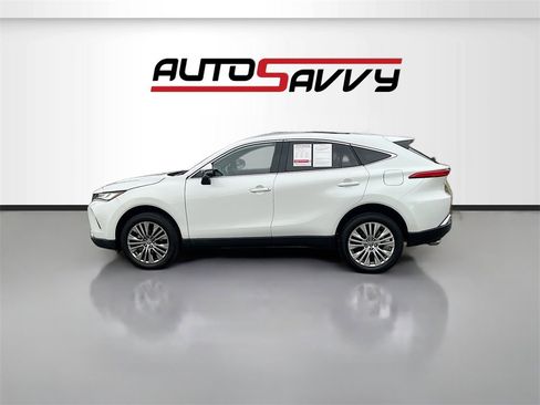 Used 2024 Toyota Venza Limited image 4