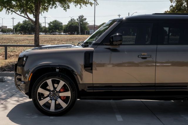New 2026 Land Rover Defender 110 X AWD/4WD image 15