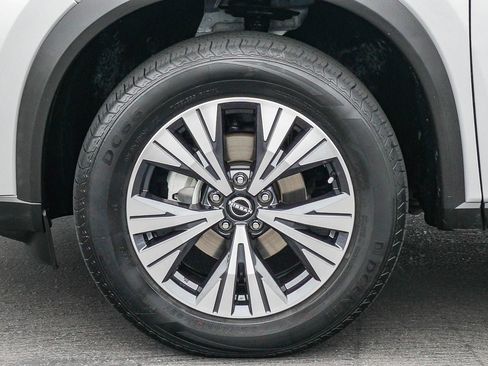Used 2023 Nissan Rogue SV FWD image 12