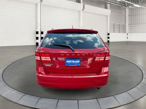 Used 2018 Dodge Journey SE w/ Connectivity Group FWD image 3