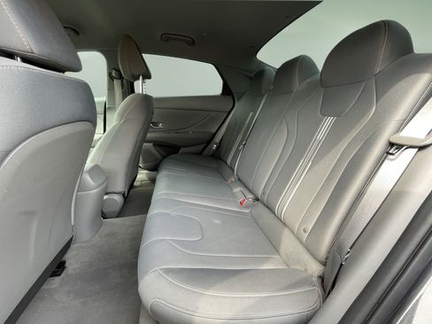 Used 2021 Hyundai Elantra SEL FWD image 24
