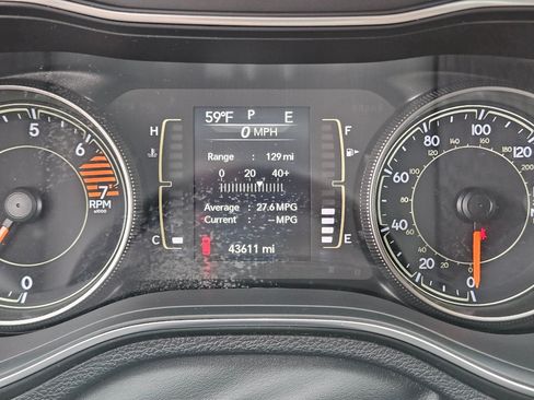 Used 2020 Jeep Cherokee Latitude FWD image 21