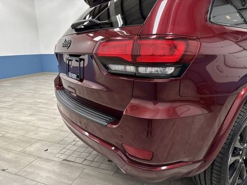 Used 2019 Jeep Grand Cherokee Altitude image 31