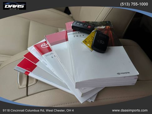 Used 2019 Toyota Highlander XLE image 53