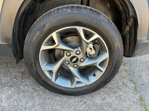 Used 2025 Chevrolet Trax LT w/ LT Convenience Package image 29