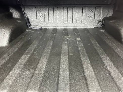 Used 2022 Jeep Gladiator Overland w/ Popular Equipment Package AWD/4WD image 8