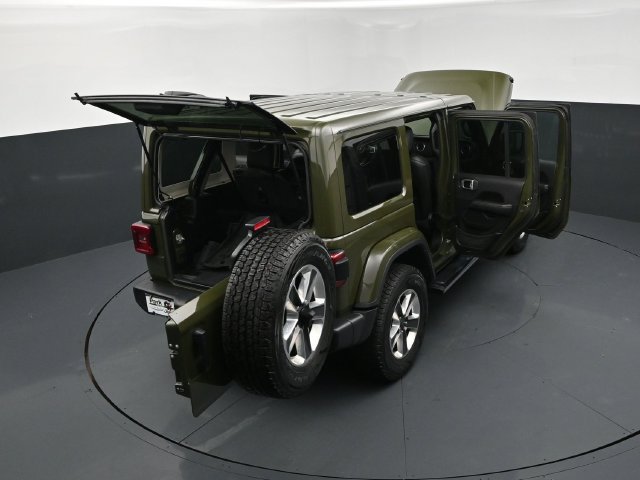 Used 2022 Jeep Wrangler Unlimited Sahara w/ LED Lighting Group AWD/4WD image 29