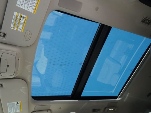 Used 2023 Lincoln Navigator Reserve AWD/4WD image 9