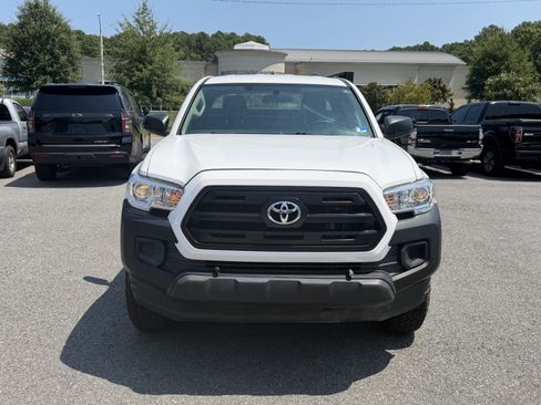 Used 2016 Toyota Tacoma SR RWD image 2