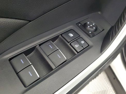 Used 2025 Toyota RAV4 XLE AWD/4WD image 19