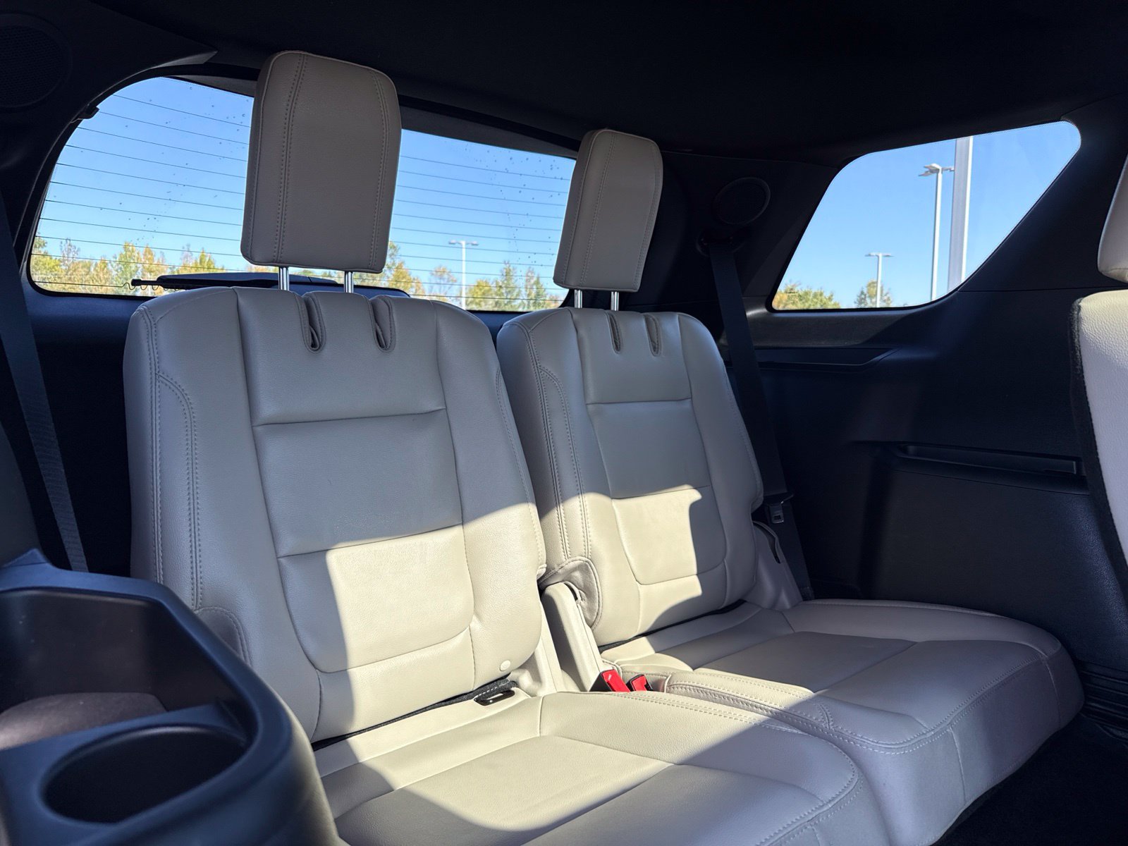 Used 2018 Ford Explorer Limited w/ Equipment Group 301A AWD/4WD image 9