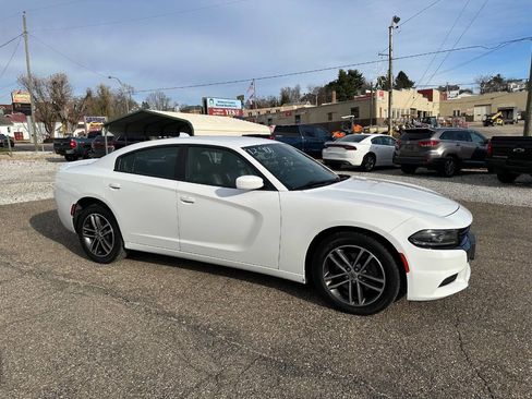 Used 2019 Dodge Charger SXT w/ Plus Group image 4