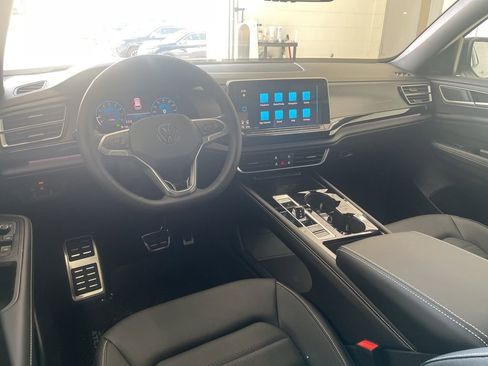 New 2026 Volkswagen Atlas Cross Sport SEL R-Line AWD/4WD image 11