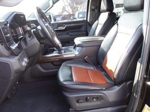 Used 2023 GMC Sierra 1500 Elevation w/ X31 Off-Road Package AWD/4WD image 19