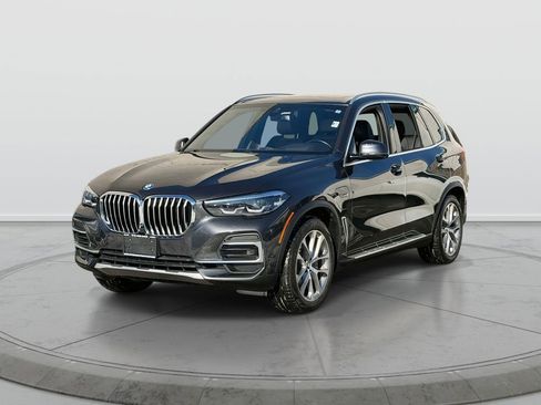 Used 2022 BMW X5 xDrive45e image 3