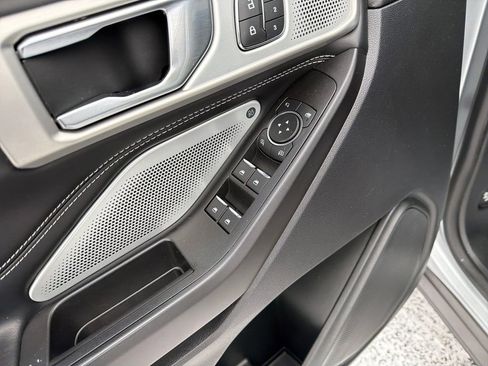 Used 2020 Ford Explorer ST w/ ST Street Pack image 11