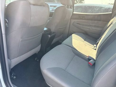Used 2015 Toyota Tacoma 4x4 Double Cab w/ TRD Sport Package image 12