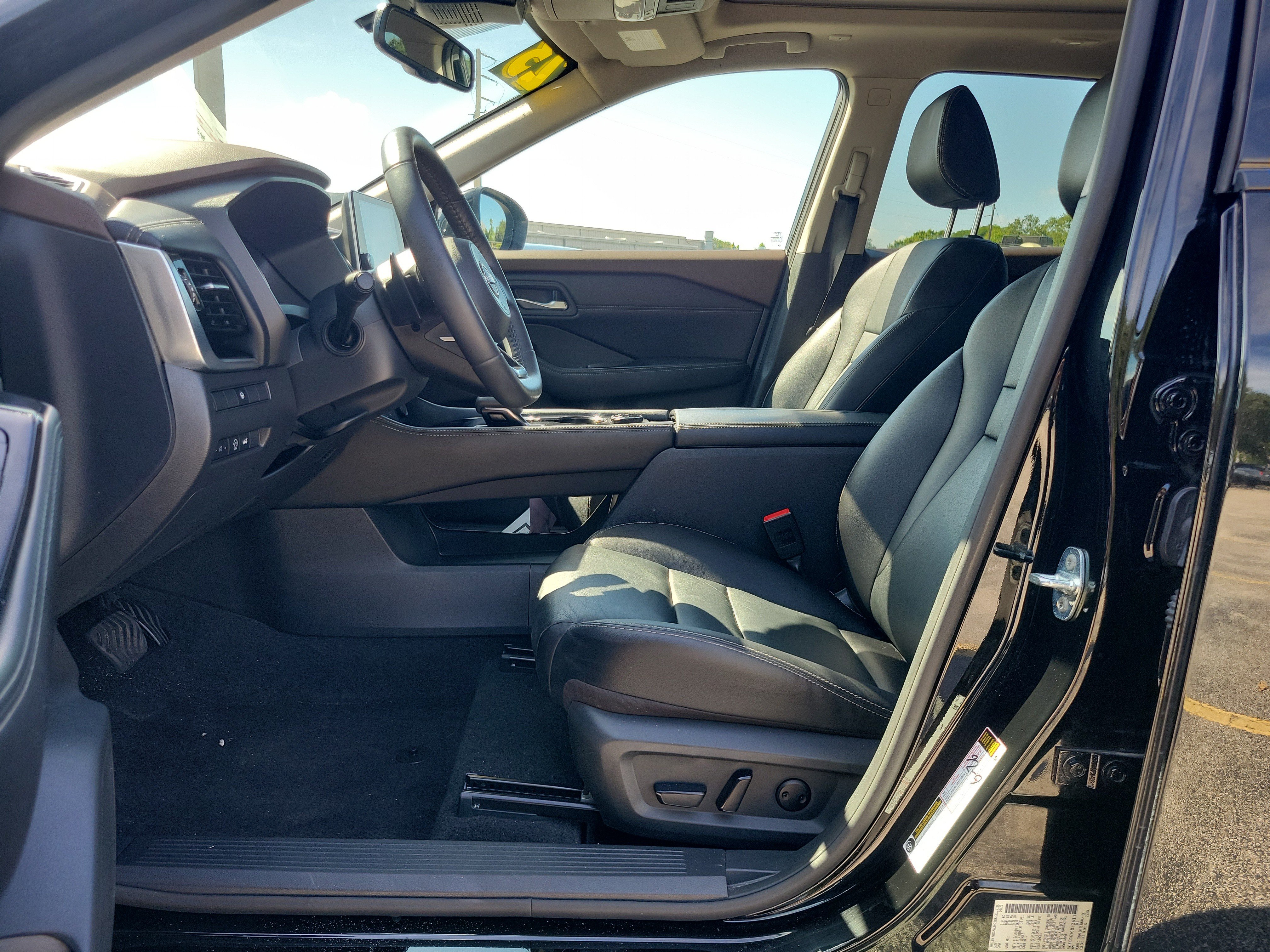 Used 2023 Nissan Rogue SL AWD/4WD image 13