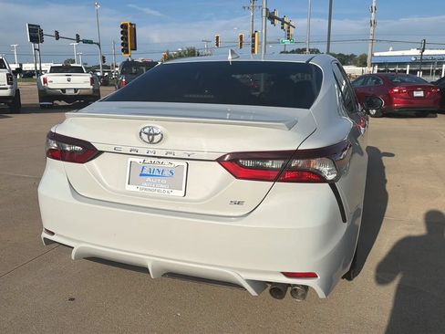 Used 2022 Toyota Camry SE FWD image 18