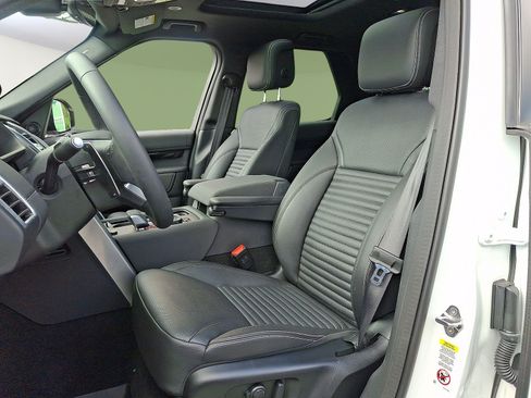 Certified 2026 Land Rover Discovery S AWD/4WD image 9
