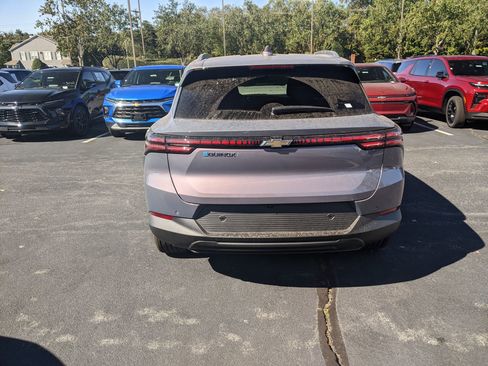 New 2026 Chevrolet Equinox EV LT image 7