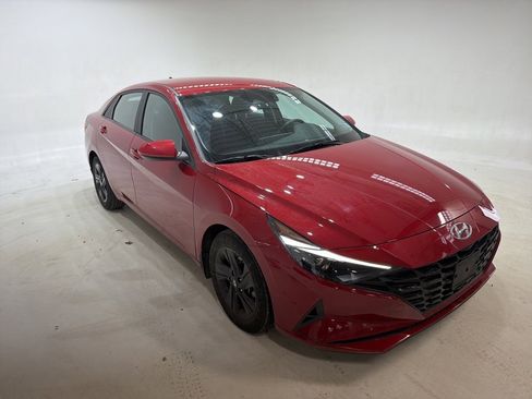 Used 2023 Hyundai Elantra SEL image 5