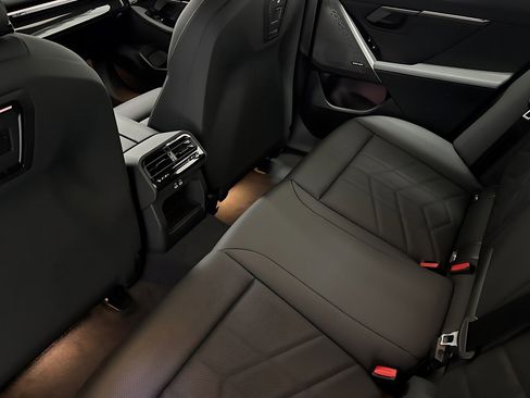 Used 2026 BMW 530i w/ Premium Package image 23