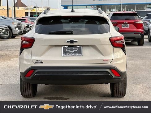 New 2026 Chevrolet Trax RS w/ Sunroof Package image 5